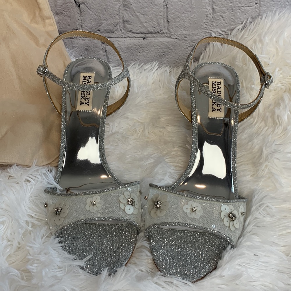 Badgley Mischka Terran Glitter Embellished Silver Heels New in Box Dust Bag